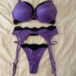 VS Lingerie Set